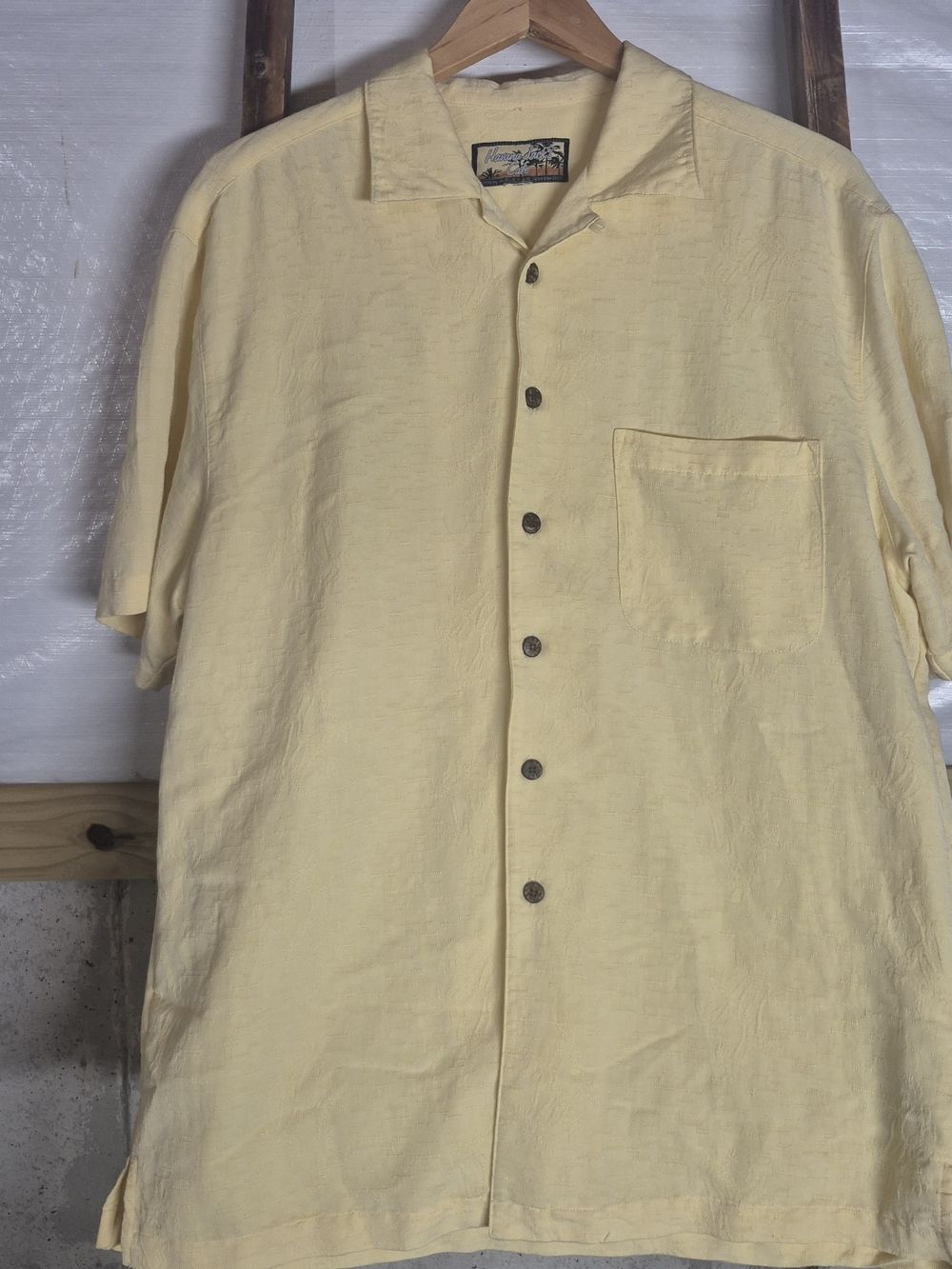 Light Yellow Short-Sleeve Button-Down Camp Collar Shirt